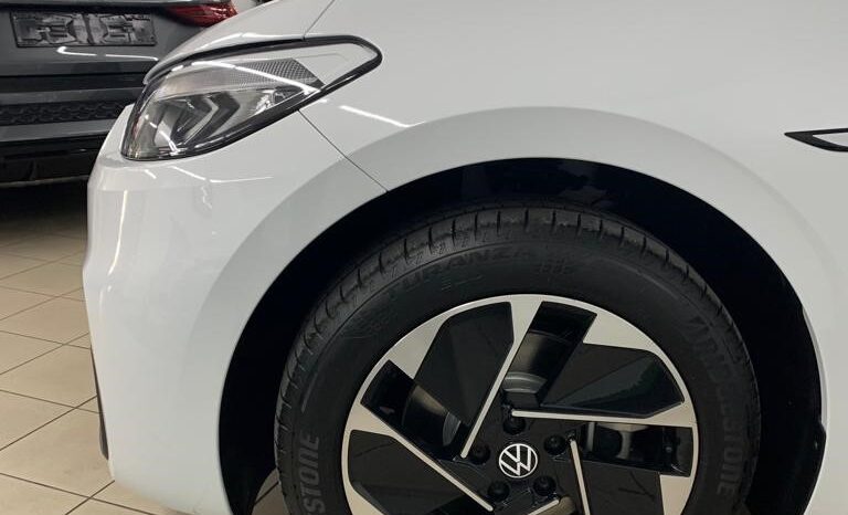 
								Volkswagen ID.3 Pro Performance completo									