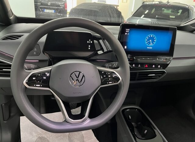 
								Volkswagen ID.3 Pro Performance completo									