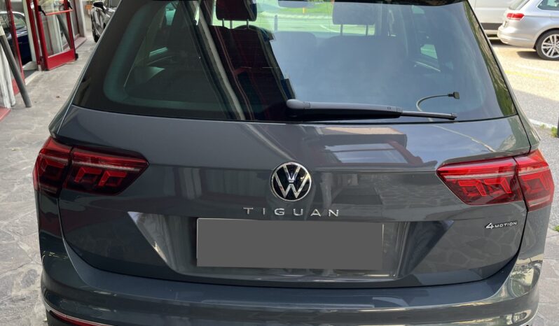 
								Volkswagen Tiguan 20 Tdi Dsg 4motion Elegance completo									